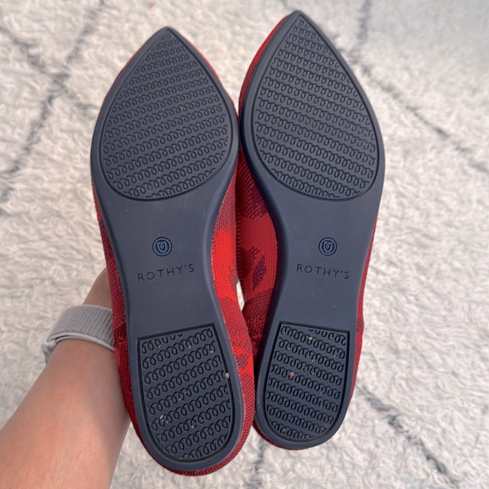 Rothy’s Point - Red Camo - size 8 - Picture 3 of 4